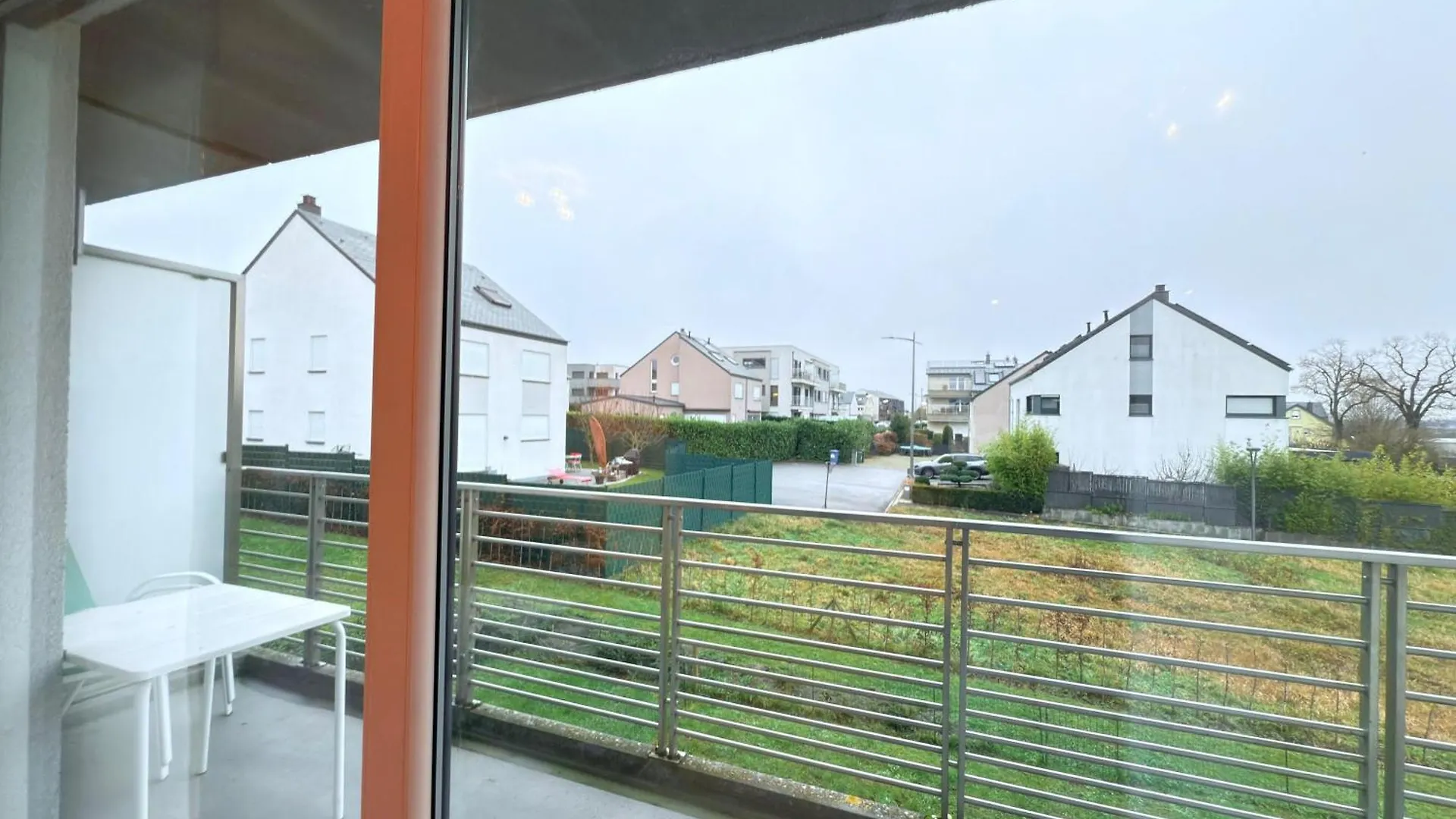 Daire Comfort 2 Bedroom With Balcony And Parking Mamer